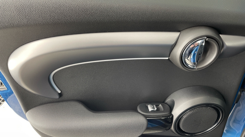 MINI Hatchback 1.5 Cooper Exclusive Premium 5dr Auto Petrol Hatchback